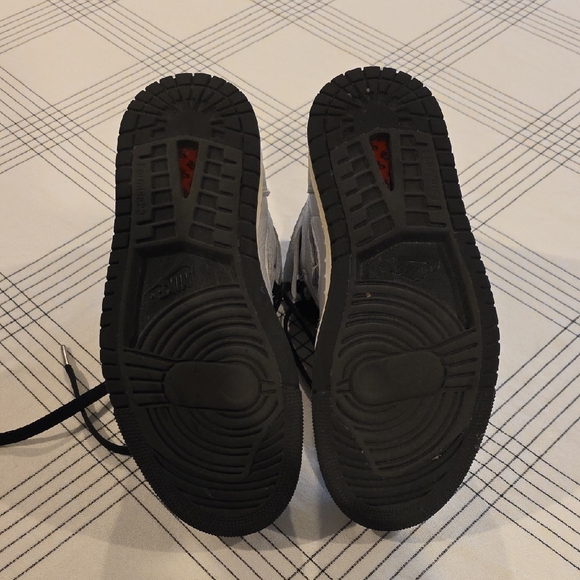 Nike Women's Metallic Air Jordan Silver and Gray High-Top Sneakers - Picture 4 of 8